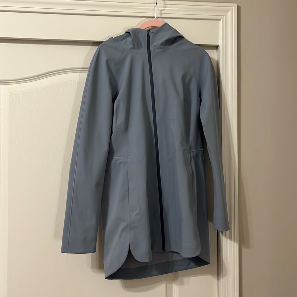 Lulu lemon rain jacket